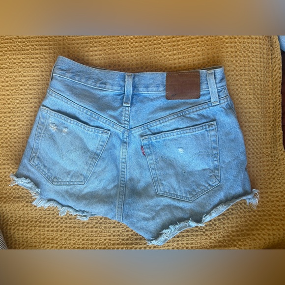 Premium Levi 501 Shorts - Picture 2 of 6
